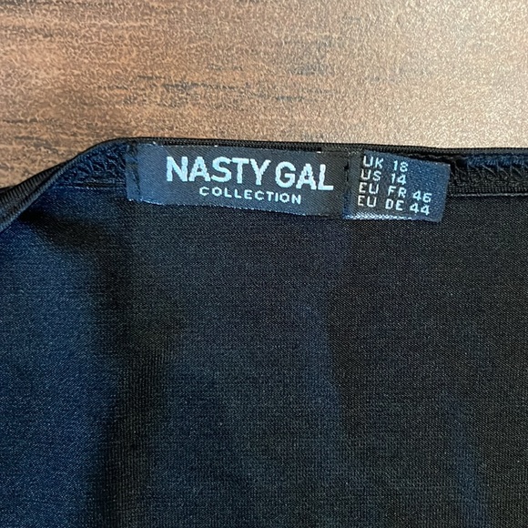 Black Dress - Picture 3 of 4